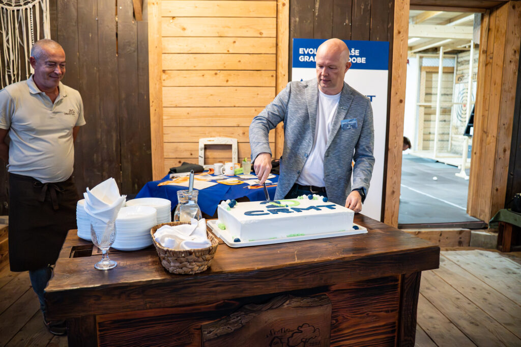 The ceremonial cake cutting led by CRMT’s CEO, Matej Petrovčič